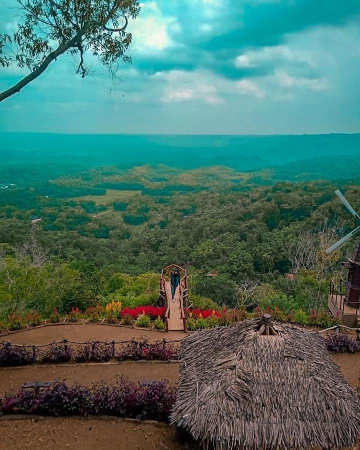 Seribu Batu Songgo Langit Resort & Camp Bantul Exterior photo