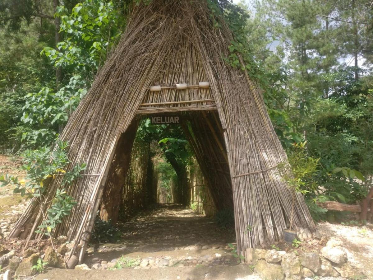Seribu Batu Songgo Langit Resort & Camp Bantul Exterior photo