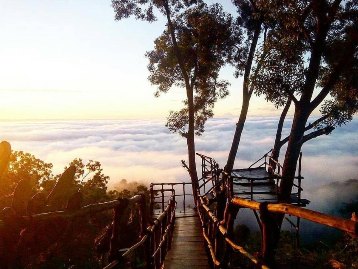 Seribu Batu Songgo Langit Resort & Camp Bantul Exterior photo